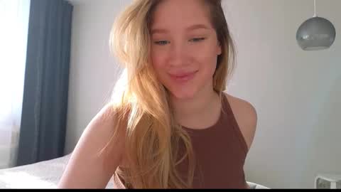 Snapshot of pink_rosee_ chatting on October 12, 2025, 3:05 am   online show from October 12, 2025, 3:05 am