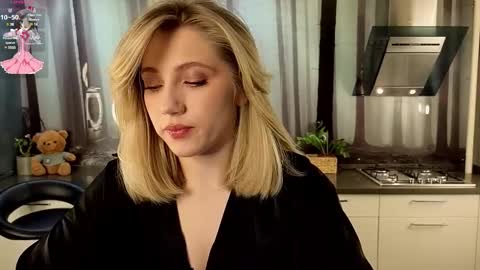 Adele online show from February 7, 2025, 10:08 am