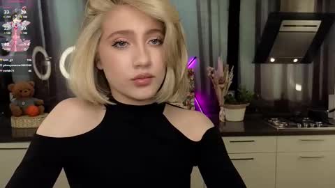 Adele online show from February 27, 2025, 12:02 pm