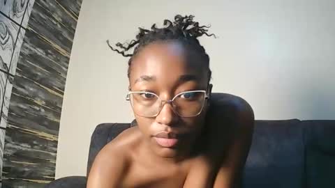 PinkyAura online show from March 9, 2026, 11:14 am