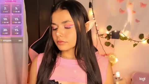 Snapshot of pinkpantherr_ chatting on December 6, 2024, 10:19 pm Sarah .. online show from December 6, 2024, 10:19 pm