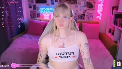 Snapshot of pinkvenom_ chatting on January 24, 2025, 5:32 pm pinkvenom_ online show from January 24, 2025, 5:32 pm