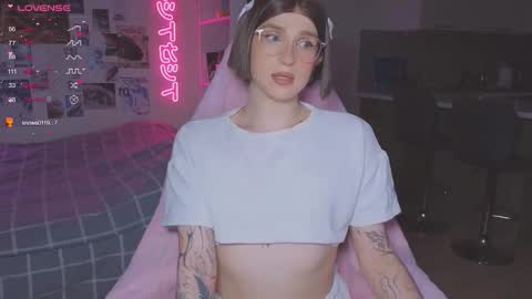 pinkvenom_ online show from November 2, 2025, 1:24 pm