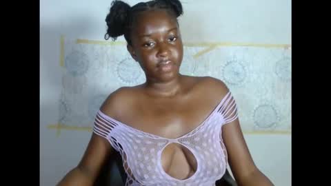 pinkykiki_247 online show from November 2, 2025, 10:28 am