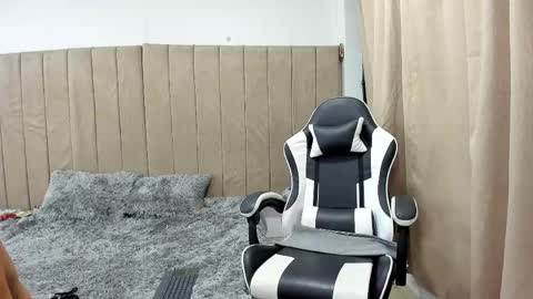 pipe hot04 online show from April 14, 2026, 3:12 am