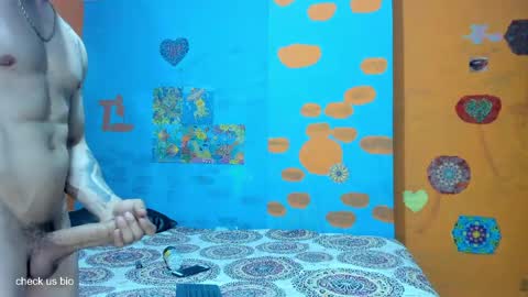 Snapshot of pipeshowtime chatting on June 1, 2026, 6:31 pm VALENTINA y PIPE online show from June 1, 2026, 6:31 pm