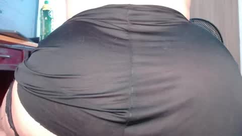 Snapshot of piscies_ass chatting on June 20, 2026, 6:05 am Piscies Ass online show from June 20, 2026, 6:05 am