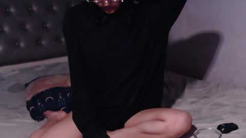 Snapshot of piscis_dreams chatting on June 3, 2026, 12:02 am PiscisDreams online show from June 3, 2026, 12:02 am