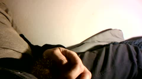 pisellonelargo online show from February 9, 2025, 1:55 am