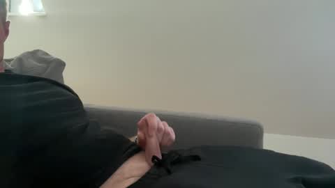 pises111 online show from November 19, 2025, 8:36 am