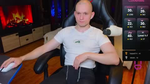 Snapshot of pistonpojizni chatting on January 4, 2025, 2:25 am STRONGBEAUTY online show from January 4, 2025, 2:25 am