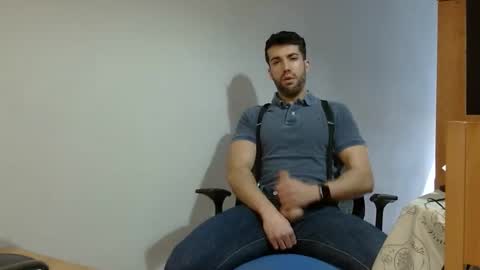 pitruki00 online show from February 8, 2026, 2:42 pm