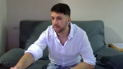 pitruki00 online show from April 8, 2026, 12:27 pm