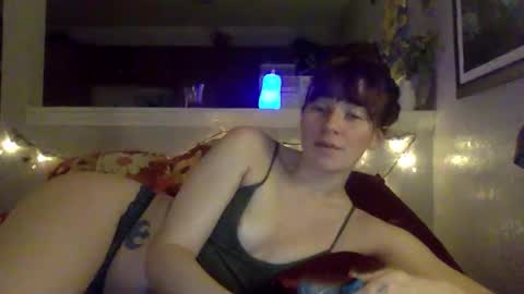 Snapshot of pixie_bella chatting on February 4, 2026, 5:24 am pixie_bella online show from February 4, 2026, 5:24 am