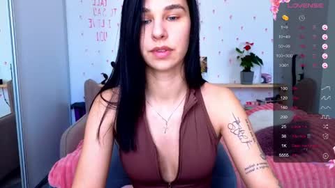 Snapshot of pixie_molly chatting on May 4, 2026, 7:04 am Molly online show from May 4, 2026, 7:04 am