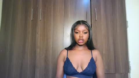 Snapshot of pixie_roman chatting on June 25, 2026, 6:23 pm Majesty online show from June 25, 2026, 6:23 pm