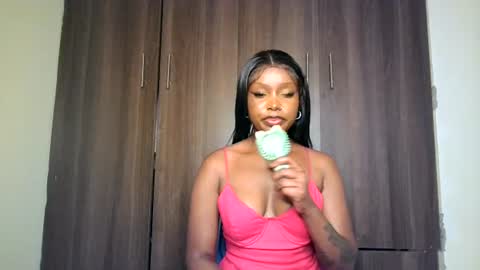 Snapshot of pixie_roman chatting on June 27, 2026, 11:59 am Majesty online show from June 27, 2026, 11:59 am