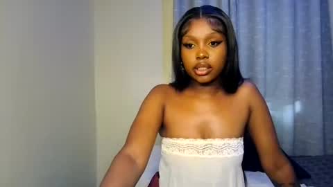 Snapshot of pixie_roman chatting on July 21, 2026, 9:22 am Majesty online show from July 21, 2026, 9:22 am