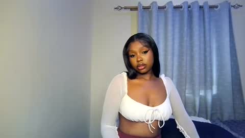 Snapshot of pixie_roman chatting on July 23, 2026, 8:23 am Majesty online show from July 23, 2026, 8:23 am