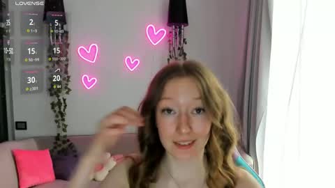 Pixie Crush  online show from May 12, 2026, 3:20 pm