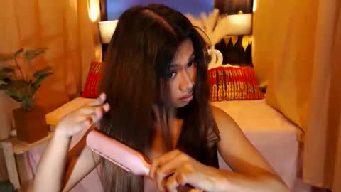 pixiewinky online show from April 12, 2026, 11:43 pm