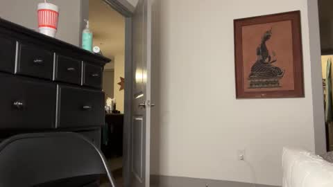 PeggedBiGuy online show from October 31, 2025, 9:10 am