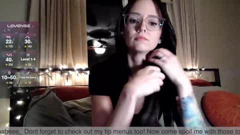 Snapshot of plantbabeee chatting on December 27, 2024, 4:36 am Plantbabeee online show from December 27, 2024, 4:36 am