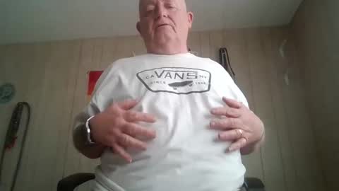 Snapshot of playboychas chatting on April 23, 2026, 11:40 pm chaz online show from April 23, 2026, 11:40 pm