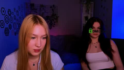 Snapshot of playful_sophie chatting on April 25, 2026, 7:22 pm Sophie online show from April 25, 2026, 7:22 pm