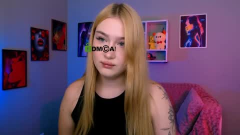 Snapshot of playful_sophie chatting on May 16, 2026, 7:12 pm Sophie online show from May 16, 2026, 7:12 pm