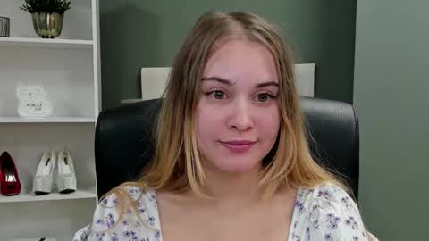 Valeria online show from September 24, 2025, 8:56 pm