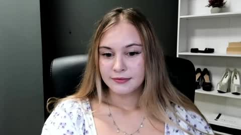 Snapshot of playgirl_valeria chatting on July 5, 2026, 1:29 pm Valeria online show from July 5, 2026, 1:29 pm