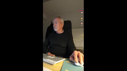 Snapshot of pleasedominateme chatting on January 29, 2025, 5:24 pm Pleasedominateme online show from January 29, 2025, 5:24 pm