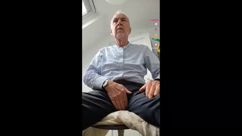 Snapshot of pleasedominateme chatting on October 12, 2025, 2:27 pm Pleasedominateme online show from October 12, 2025, 2:27 pm