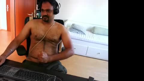 Snapshot of pleasure5845 chatting on July 10, 2026, 7:34 am Sam online show from July 10, 2026, 7:34 am