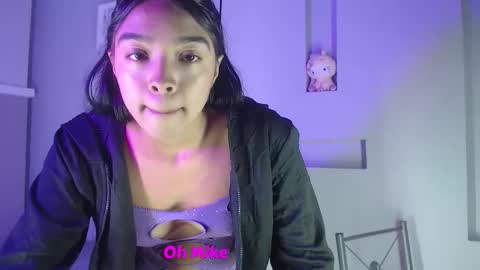 Snapshot of pocahontas_moon chatting on October 18, 2025, 4:19 pm Pocahontas online show from October 18, 2025, 4:19 pm