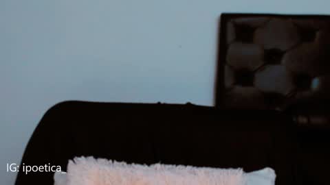 Snapshot of poeeticaa_ chatting on December 19, 2024, 11:35 pm IG ipoetica online show from December 19, 2024, 11:35 pm