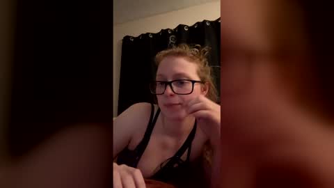 Snapshot of poisonivyy95 chatting on February 26, 2026, 2:54 am poisonivyy95 online show from February 26, 2026, 2:54 am