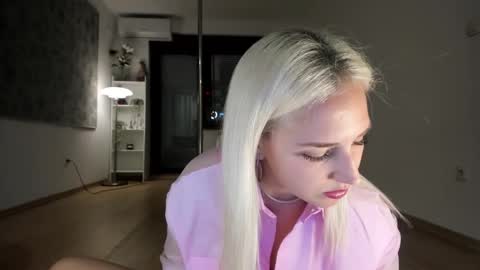 Kira online show from November 5, 2025, 11:21 am