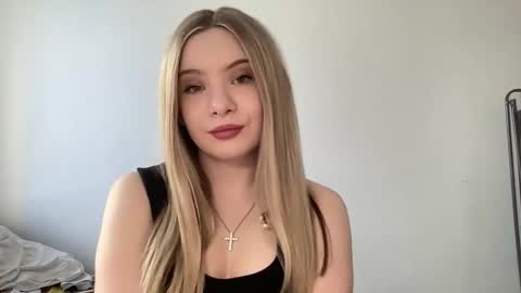 Snapshot of polishangel222 chatting on April 27, 2026, 2:37 pm polishangel222 online show from April 27, 2026, 2:37 pm