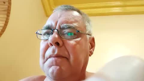 Snapshot of pollexxx66 chatting on October 16, 2025, 10:16 am Paul online show from October 16, 2025, 10:16 am