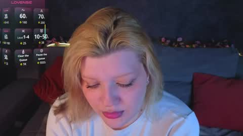 Snapshot of polly__mayer chatting on May 18, 2026, 4:07 am Polly online show from May 18, 2026, 4:07 am