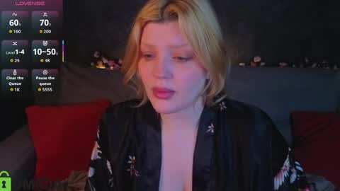 Snapshot of polly__mayer chatting on May 21, 2026, 1:23 am Polly online show from May 21, 2026, 1:23 am
