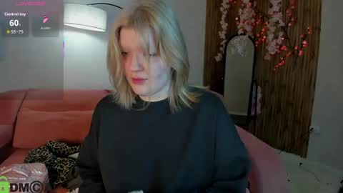 Snapshot of polly__mayer chatting on May 24, 2026, 1:10 am Polly online show from May 24, 2026, 1:10 am