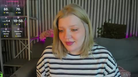 Snapshot of polly__mayer chatting on May 26, 2026, 1:12 am Polly online show from May 26, 2026, 1:12 am