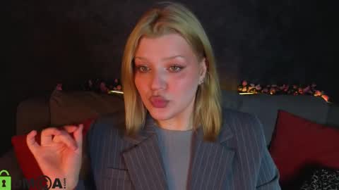 Snapshot of polly__mayer chatting on May 31, 2026, 1:14 am Polly online show from May 31, 2026, 1:14 am