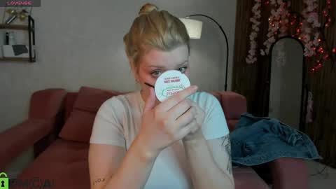 Snapshot of polly__mayer chatting on June 3, 2026, 1:08 am Polly online show from June 3, 2026, 1:08 am