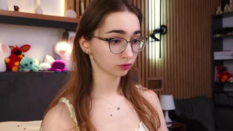 Polly online show from April 4, 2026, 3:53 pm