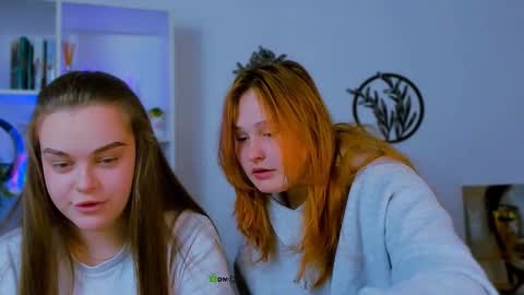 Snapshot of polly_cute1 chatting on February 20, 2026, 12:27 pm polly_cute1 online show from February 20, 2026, 12:27 pm