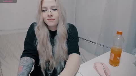 Polly online show from October 8, 2025, 6:38 pm